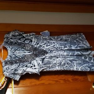 BRAND NEW unity world wear top